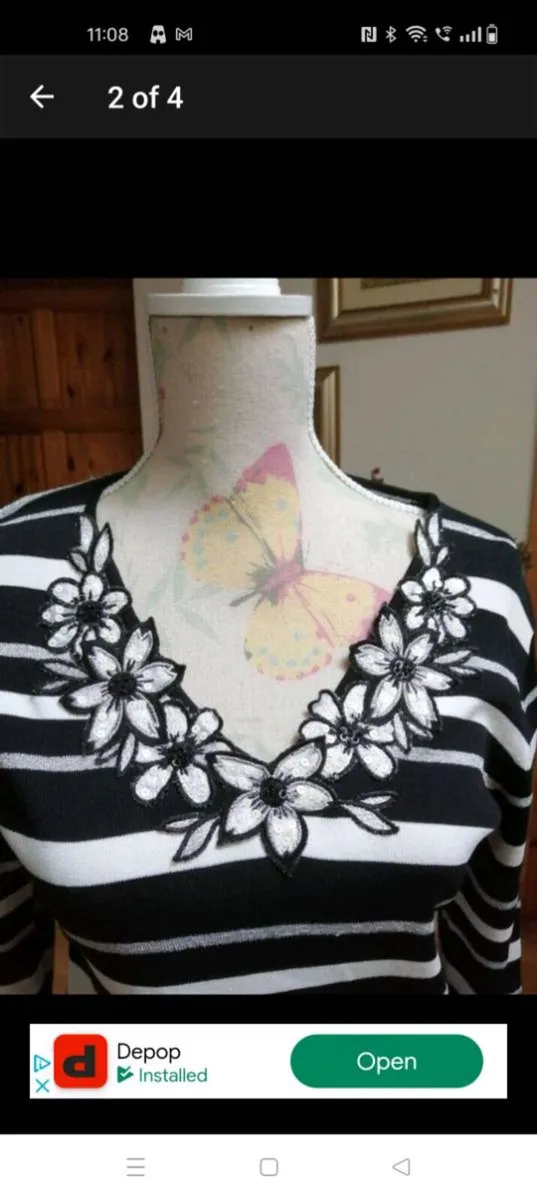 Ladies CASAMIA black and white top Like new with S - Image 2