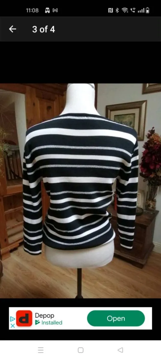 Ladies CASAMIA black and white top Like new with S - Image 3