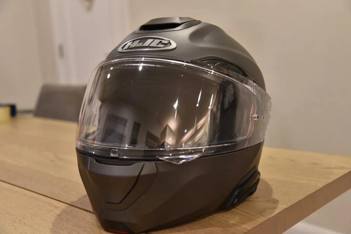 HJC RPHA 91 motorcycle helmet - Image 1