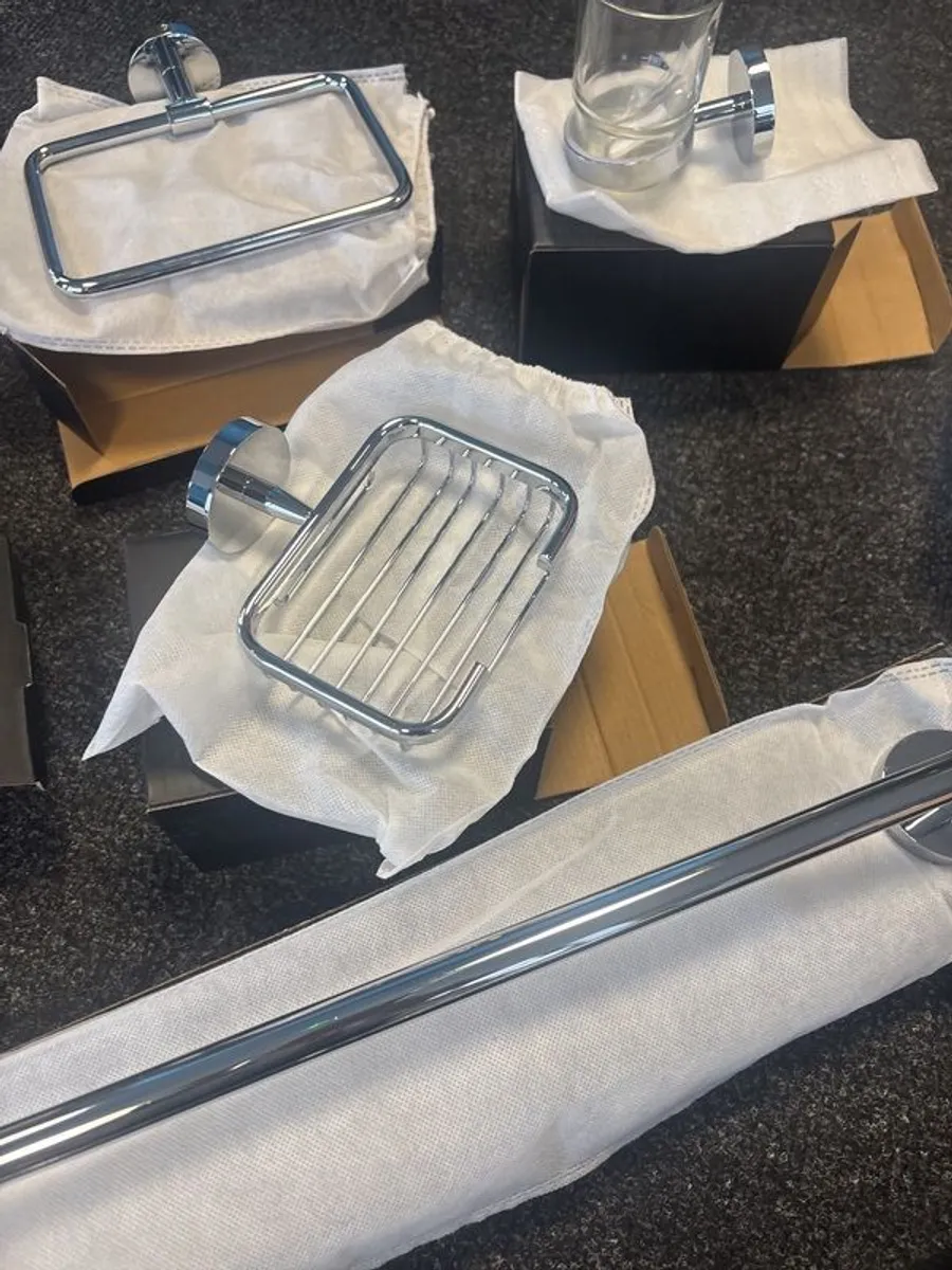 Full Set of Luxury Round Bathrooms Accessories Chrome - Image 2