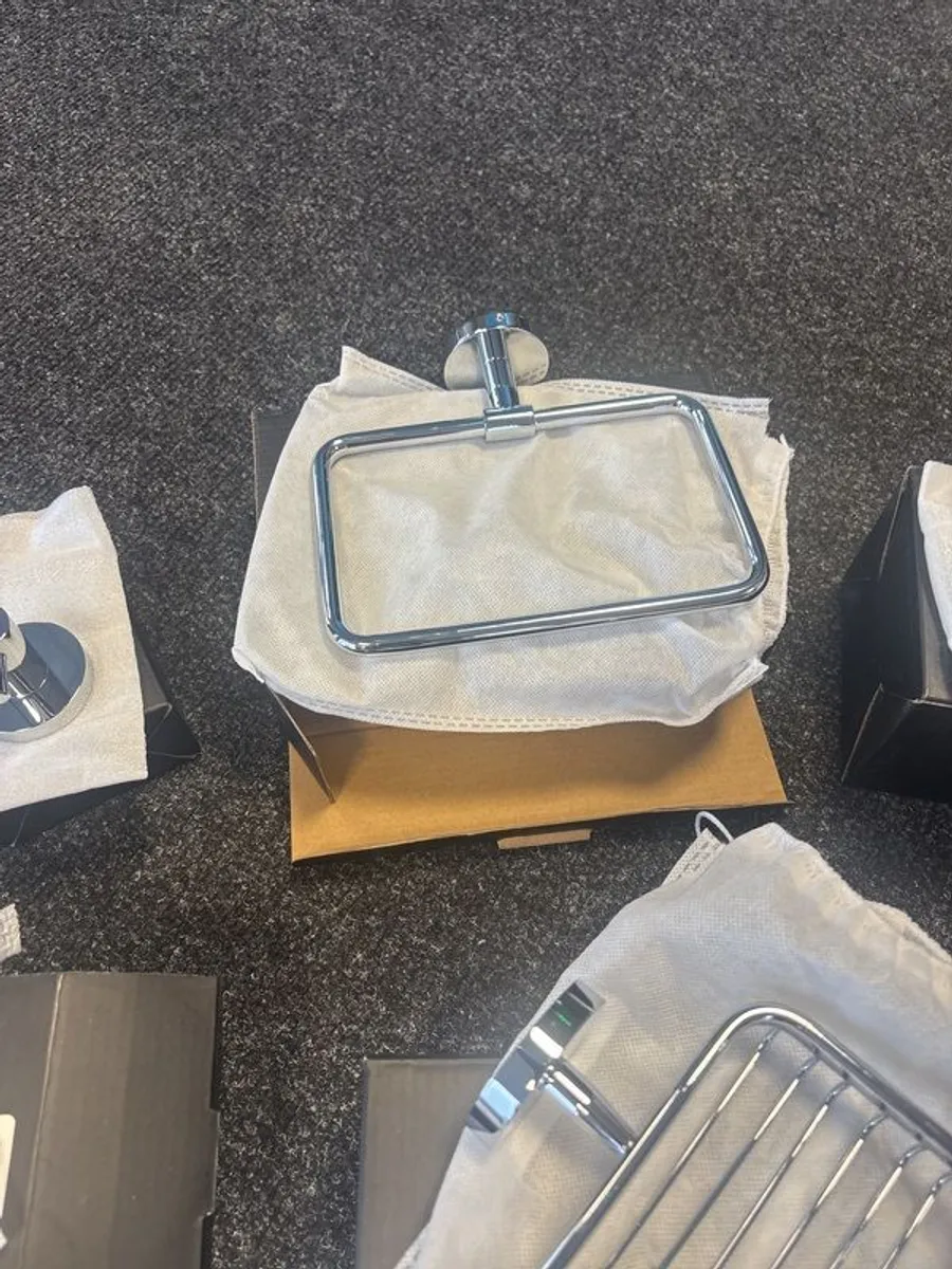 Full Set of Luxury Round Bathrooms Accessories Chrome - Image 3