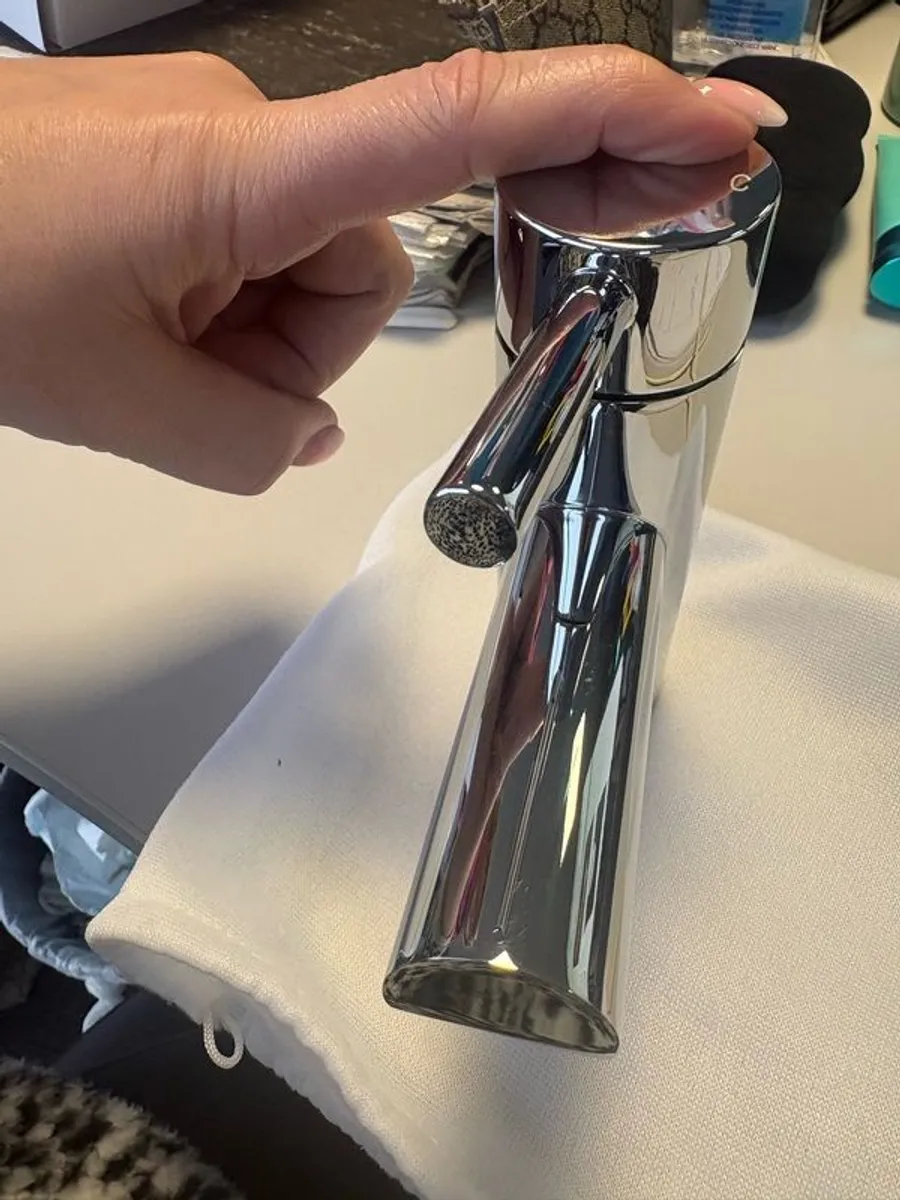 Round Mono Basin Mixer for Bathroom - Image 2