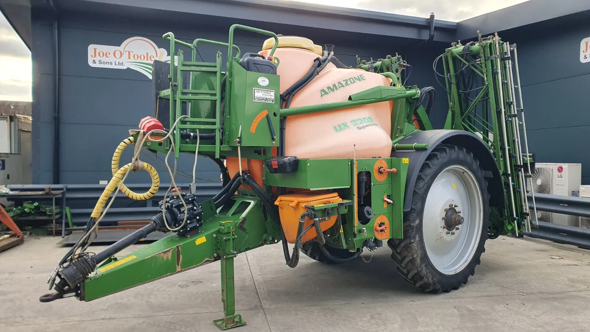 Used Amazone UX 3600 24 Mtr Trailed Sprayer - Image 1