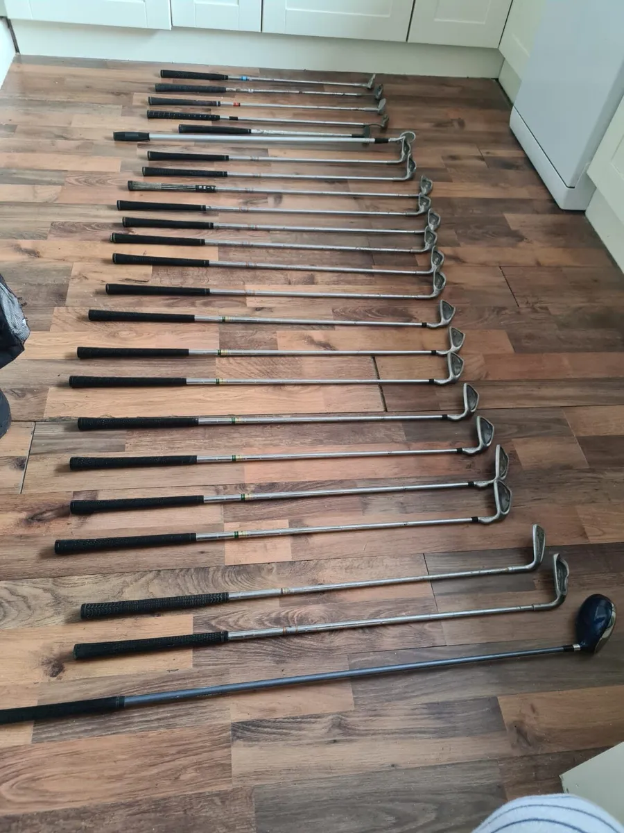 Golf club set and balls - Image 1