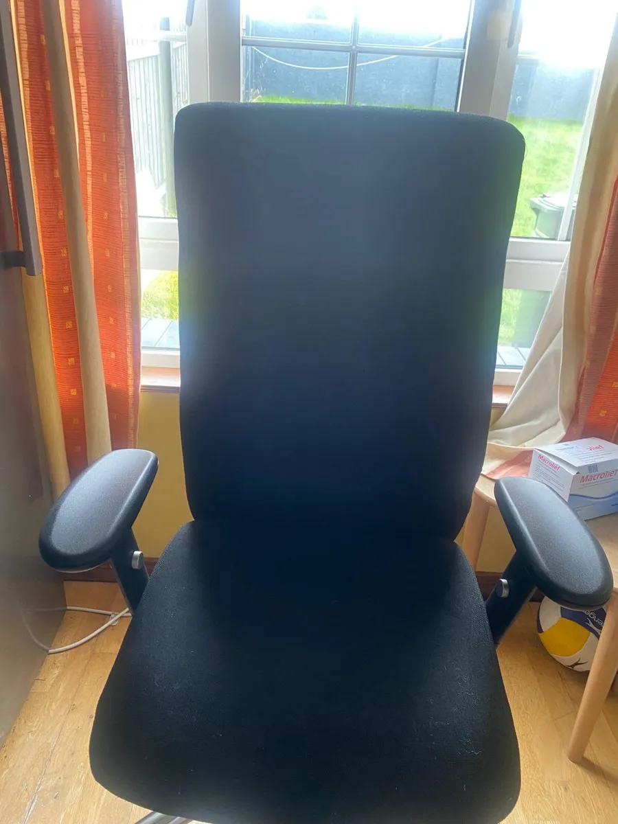 Office chair - Image 2