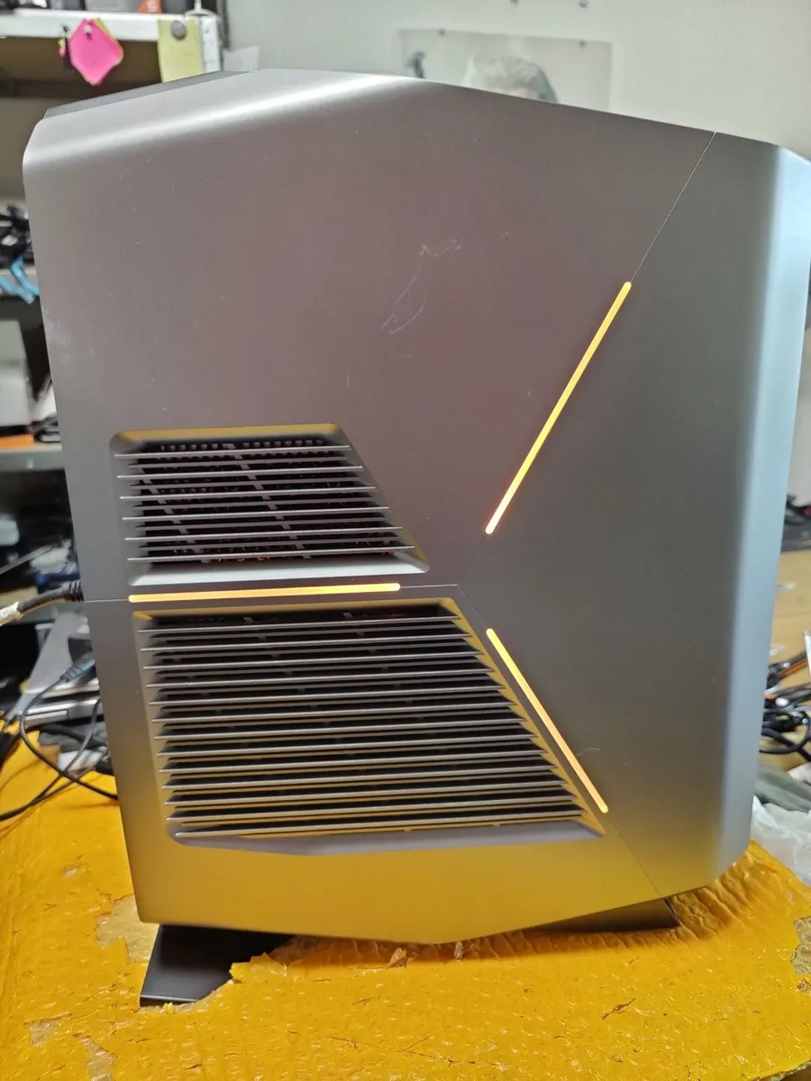 Alienware Gaming PC i7/16GB/Radeon 8GB/1TB SSD/Wif - Image 3