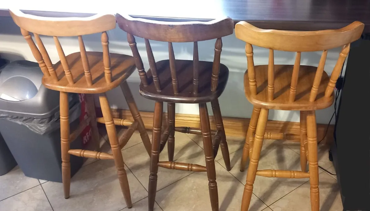 3 wooden bar stools - Image 4