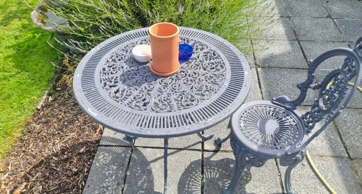 Vintage Victorian Garden Table & 4 Chairs - Image 3