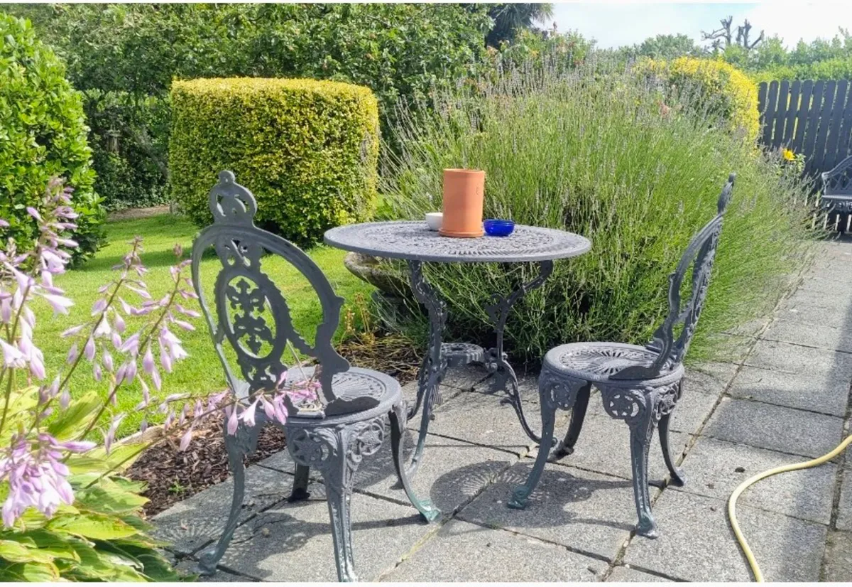 Vintage Victorian Garden Table & 4 Chairs - Image 1