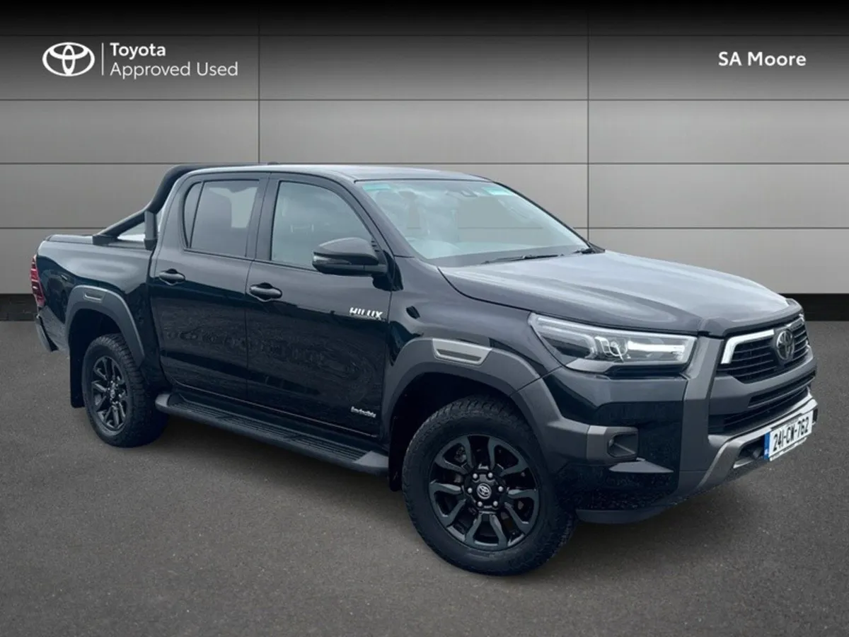 Toyota Hilux 2.8 INVINCIBLE AUTO - Image 1