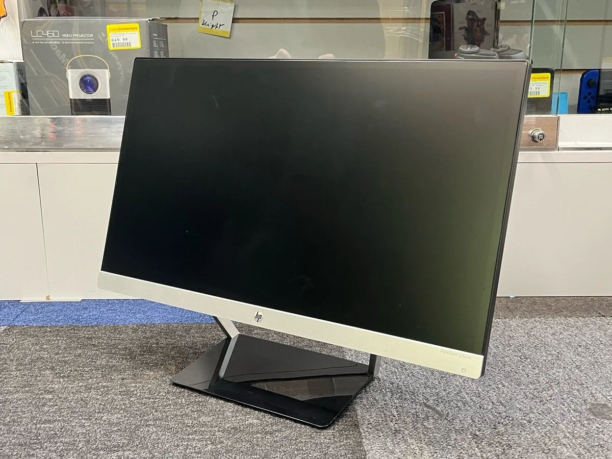 HP Monitor - Image 1