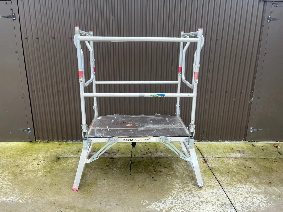 Work deck platform - Image 1