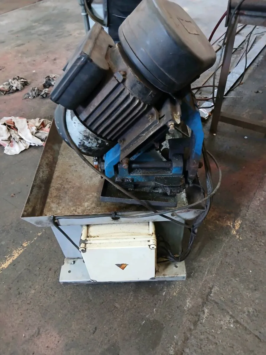 Single phase 45t ironworker.  steel bandsaw - Image 1