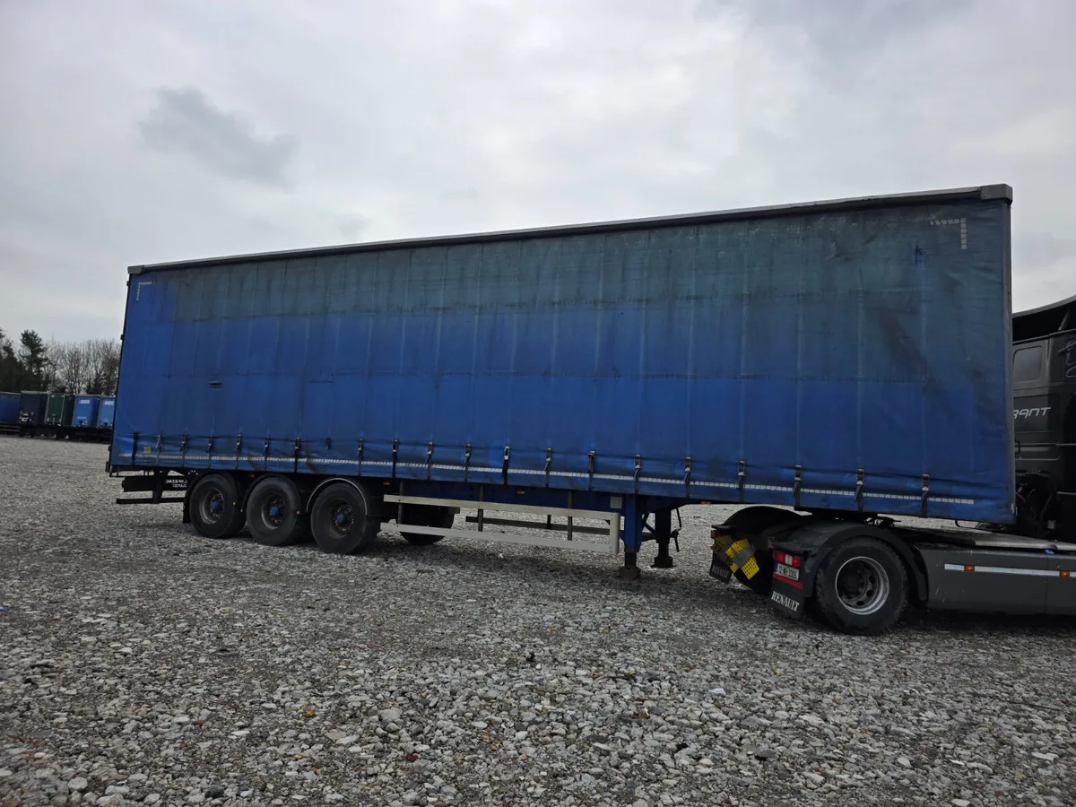 2013 SDC Curtainside - Image 2