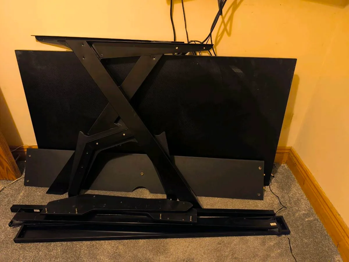 Gaming Desk / Computer Desk – Great Condition - Image 3