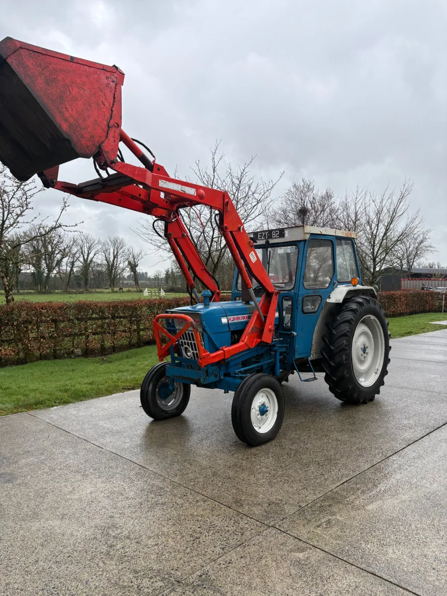 Ford  4000 Tractor - Image 2
