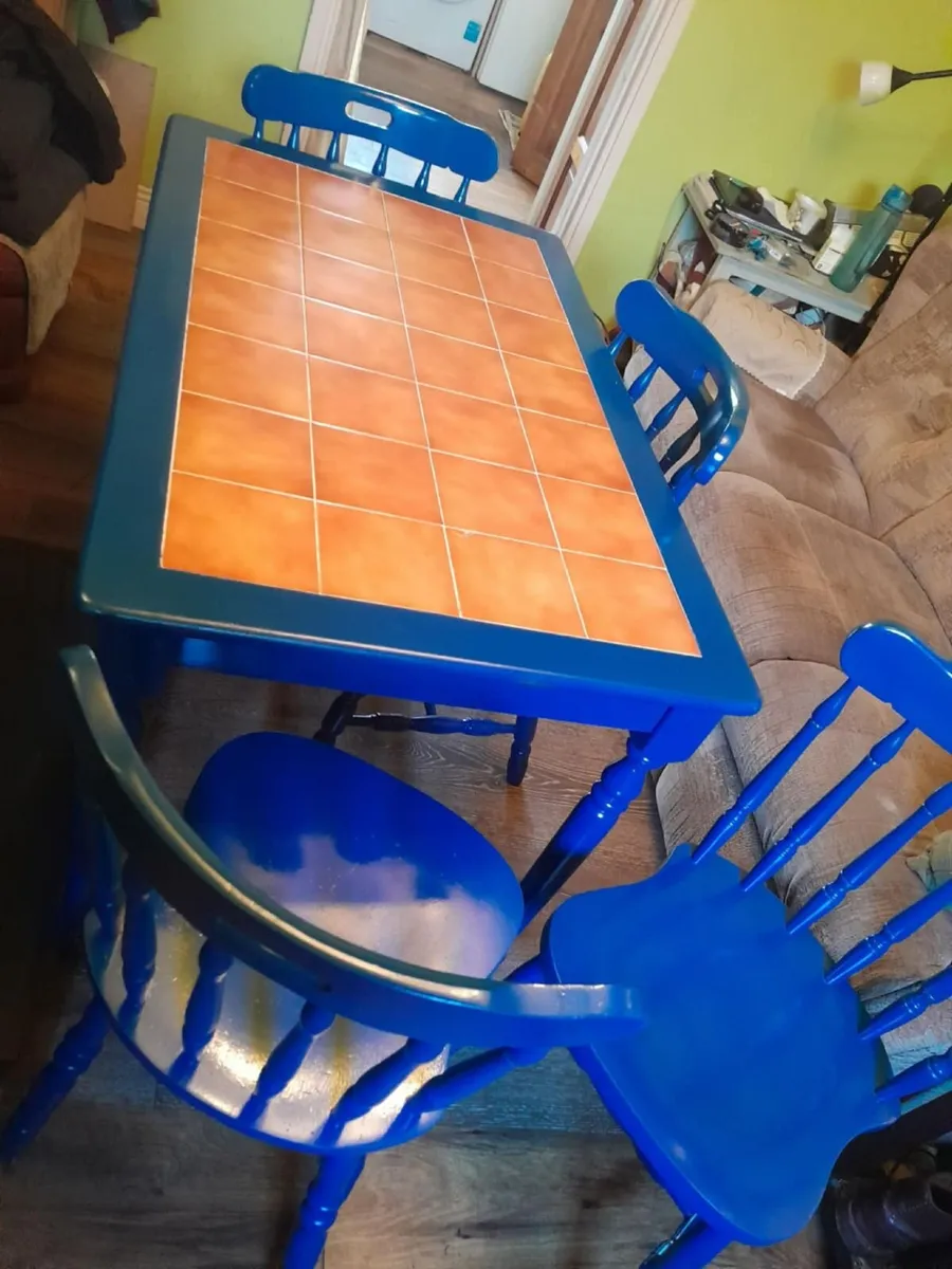 Table Chairs - Image 2