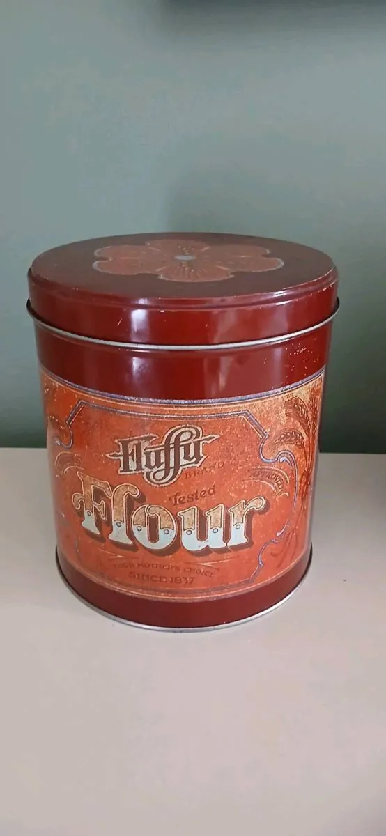 Mid Century Tea Coffee Sugar Flour Cannisters - Image 2