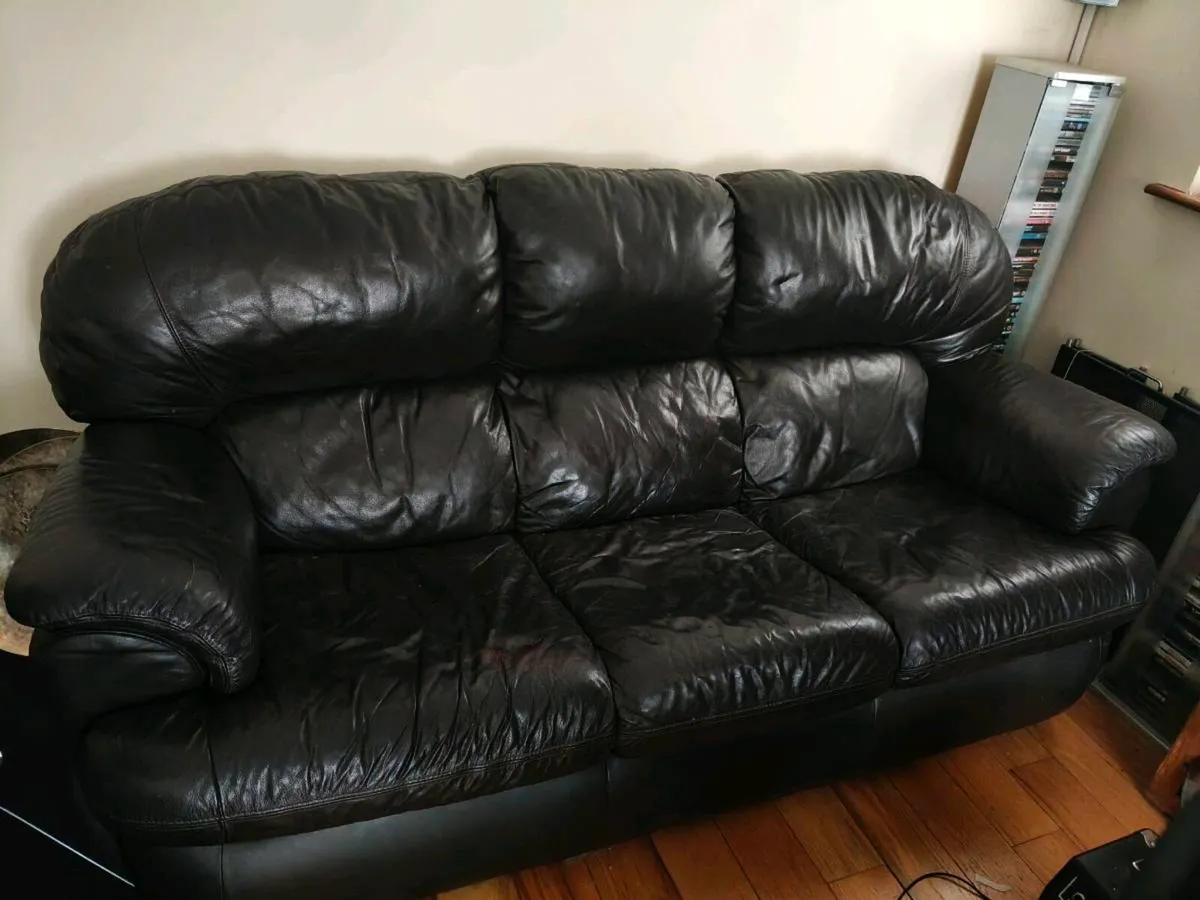 3 Piece Leather Sofa - Image 1