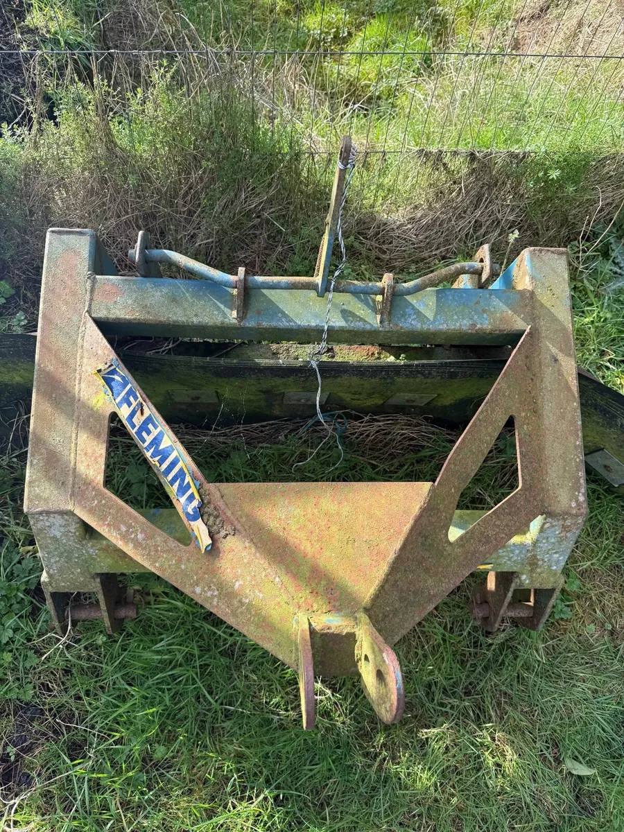 Tractor yard scraper - Image 1