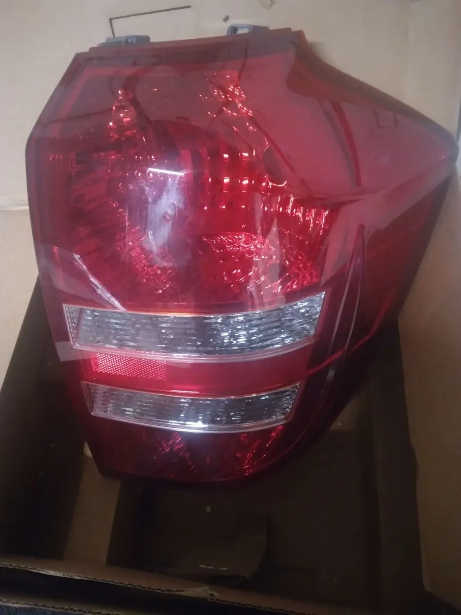 Kia ceed eDriver &passenger side tail lights pair - Image 2