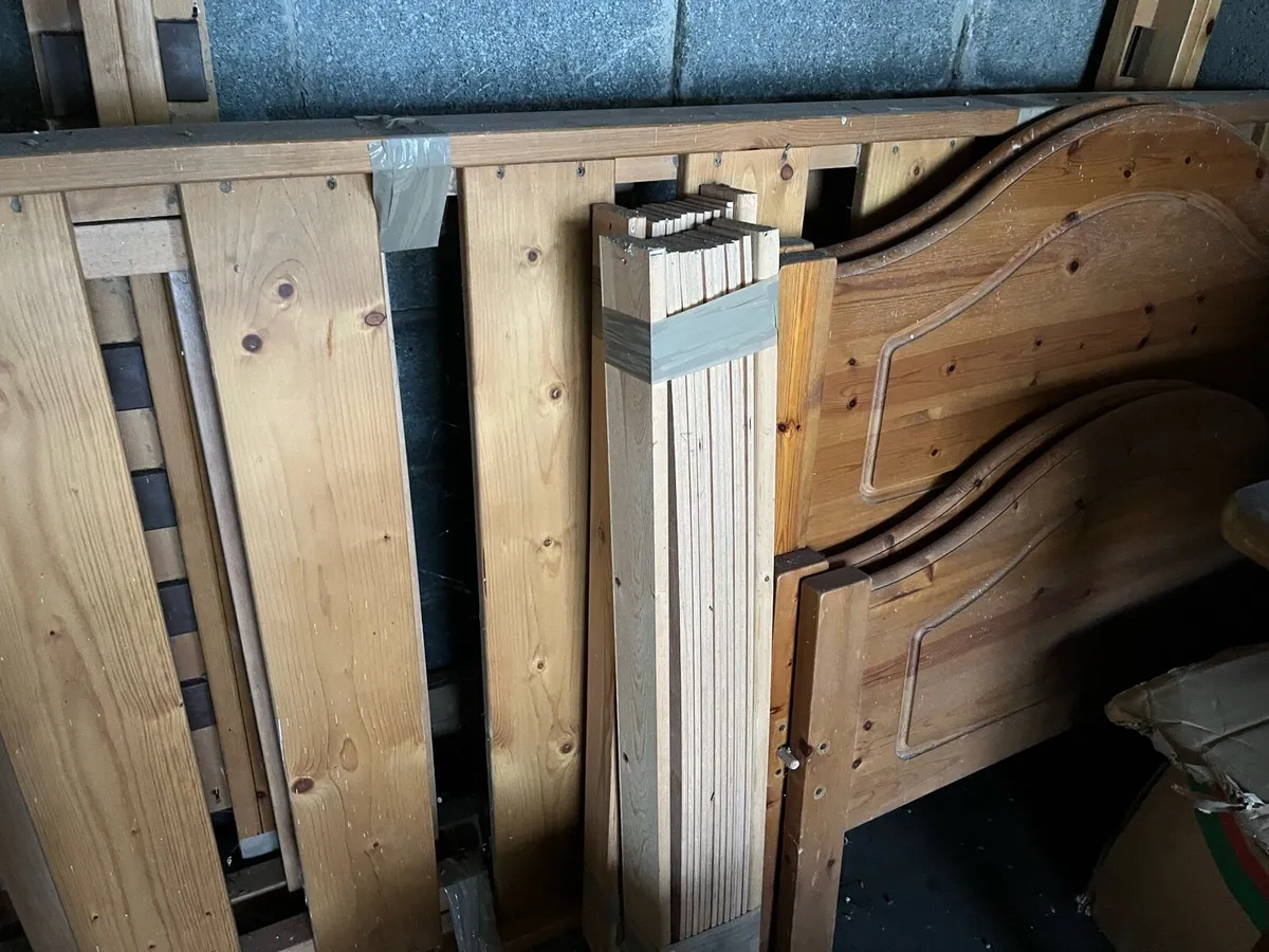 Single bed with guest bed underneath - Image 3