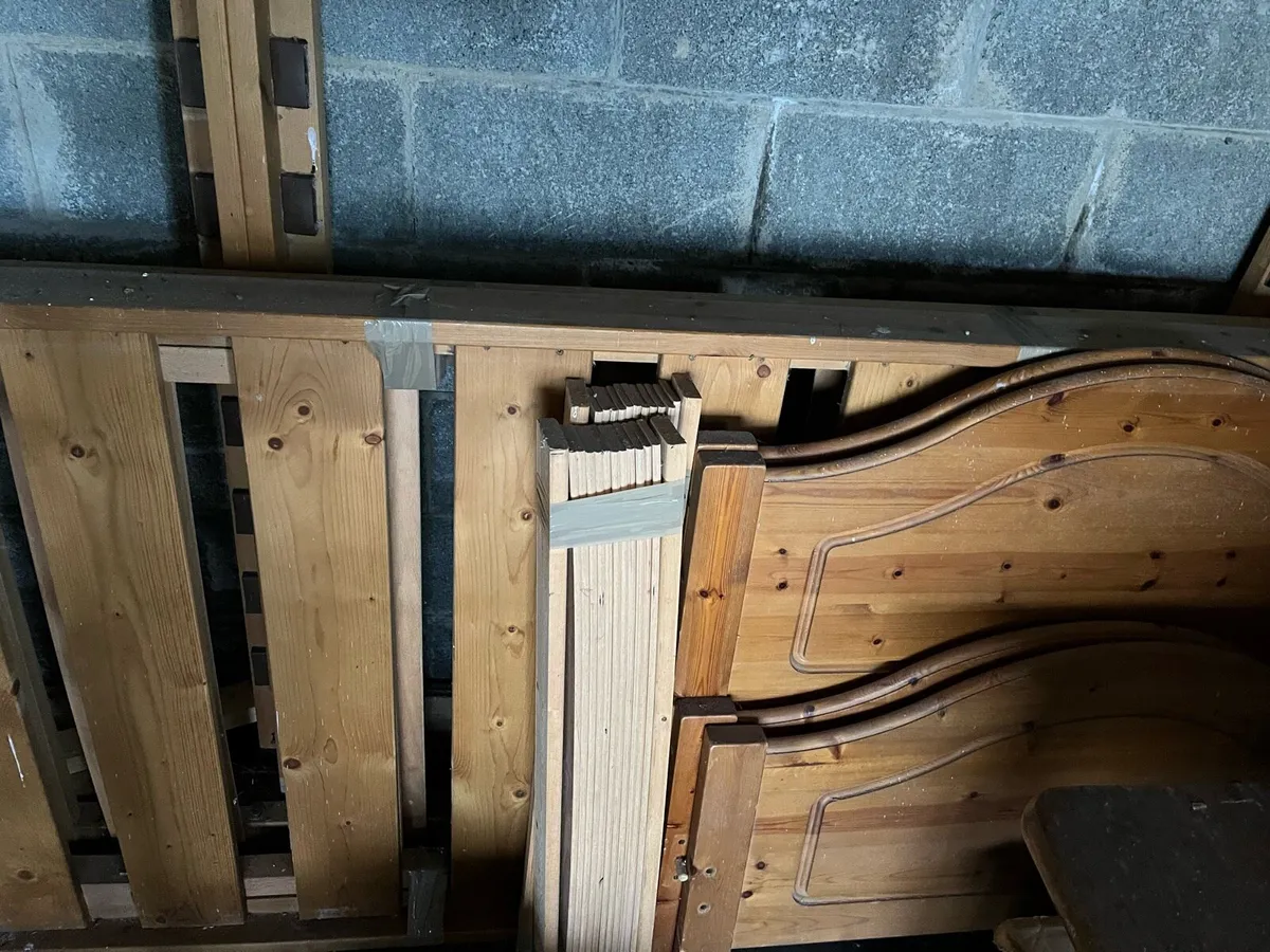 Single bed with guest bed underneath - Image 4