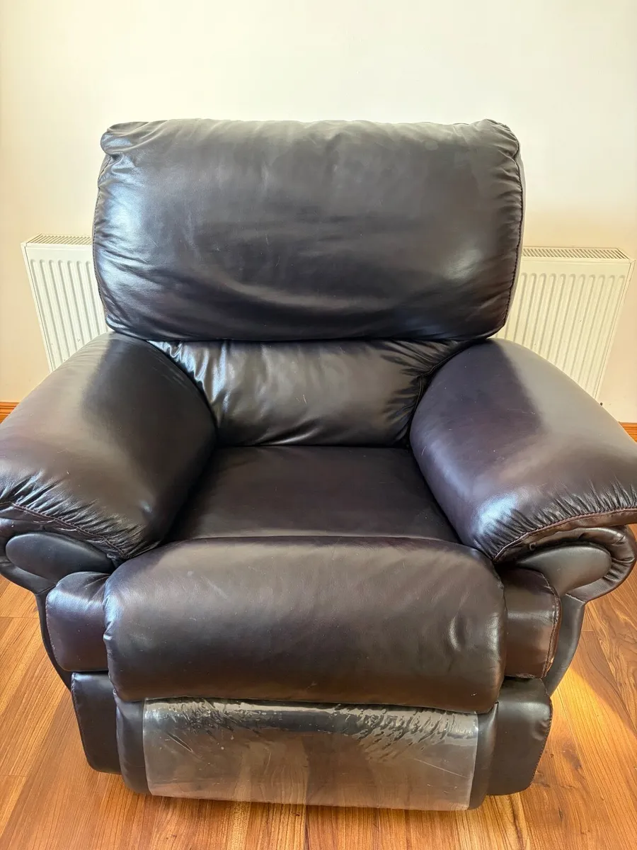 Leather couch - Image 2