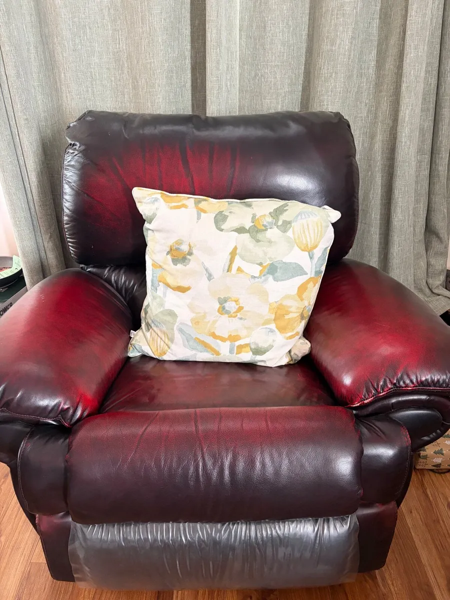 Leather couch - Image 3