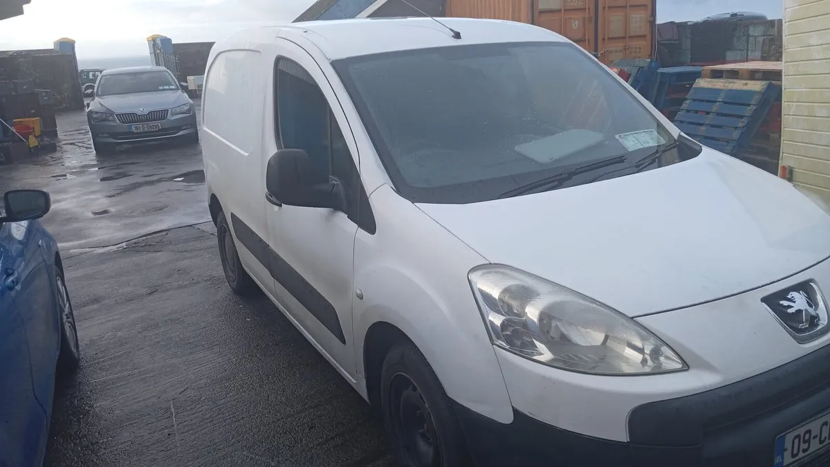 Peugeot partner 2009 mini camper - Image 1