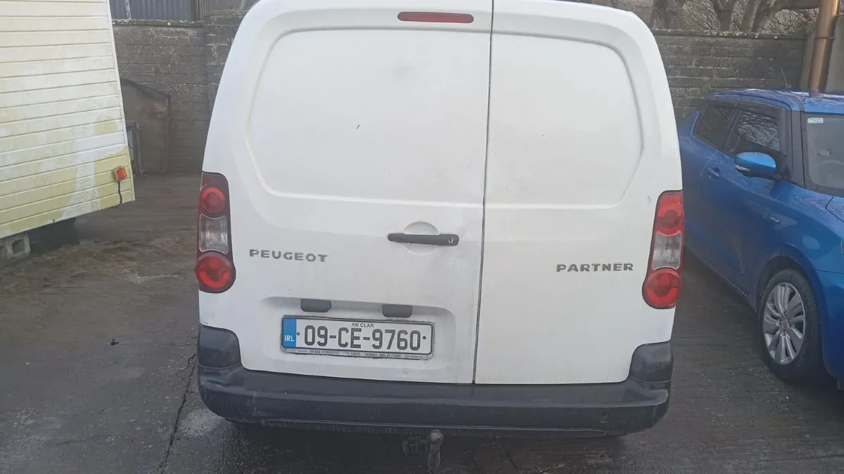 Peugeot partner 2009 mini camper - Image 2