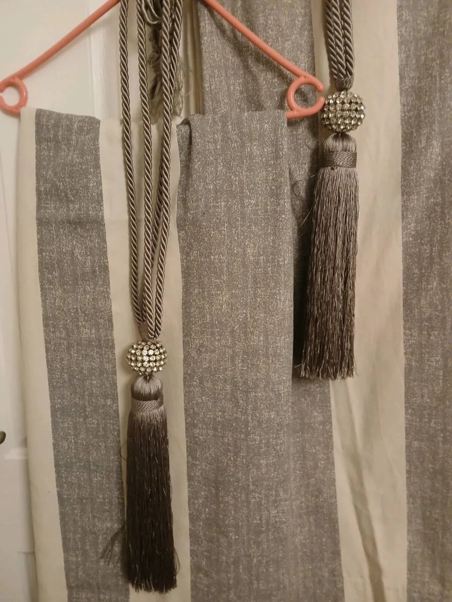 Sitting room curtins - Image 2