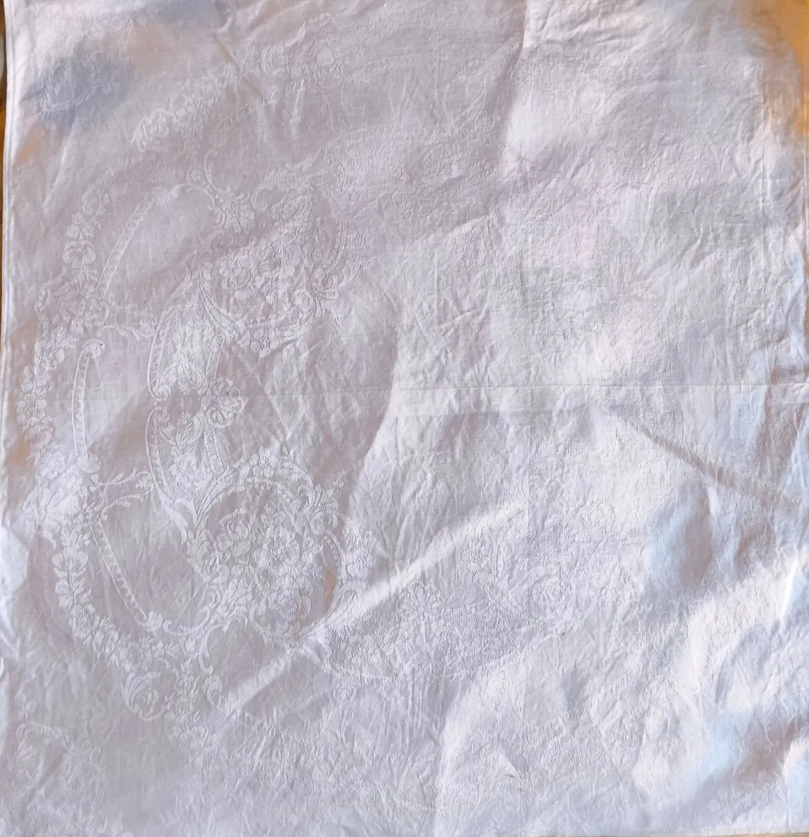 Vintage Irish Table Linen - Image 2