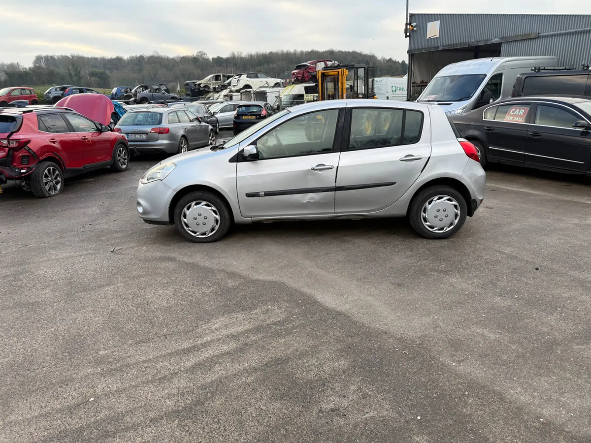 2010 Renault Clio 1.2 16v Royalee Eco - Image 4
