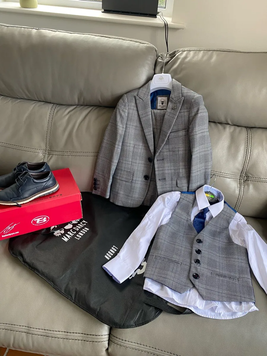 Boys Suit - Image 1