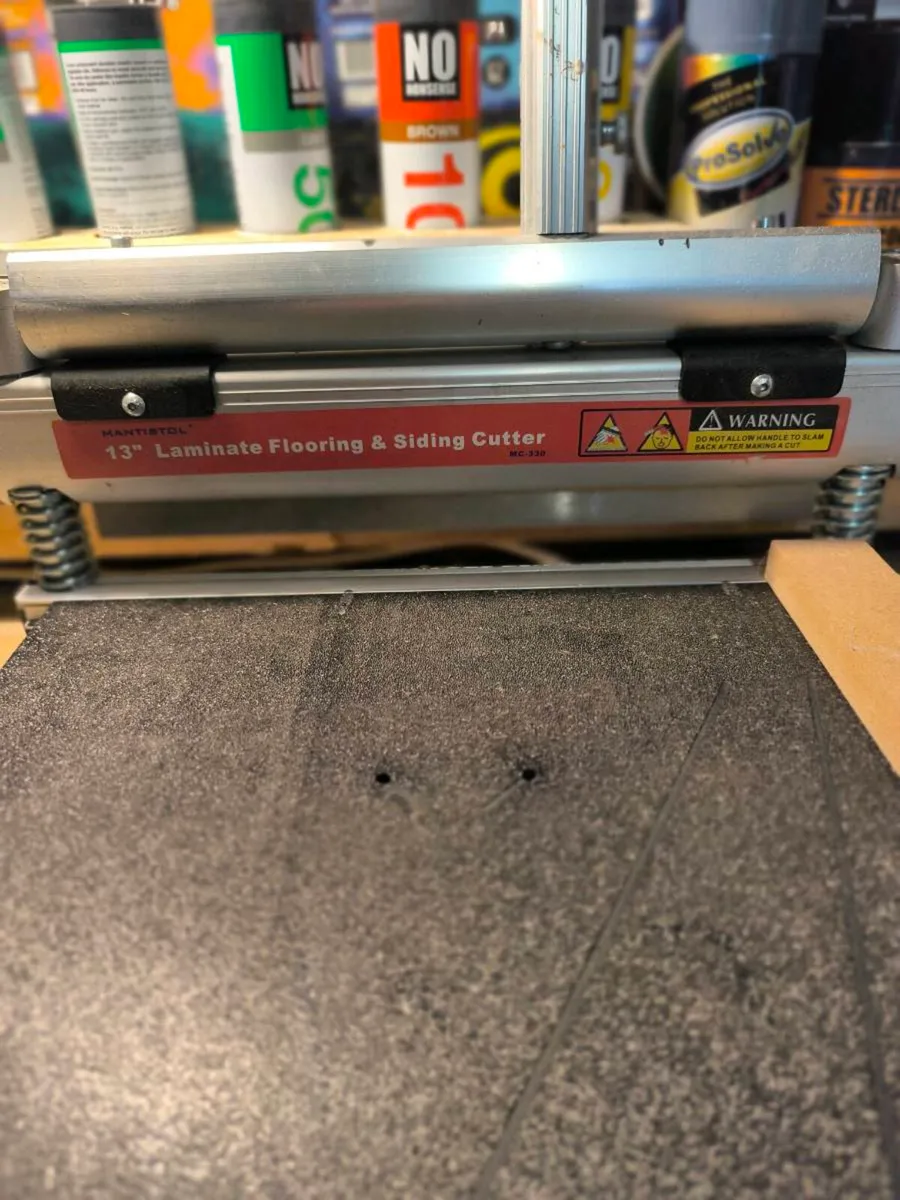 Laminate flooring cutter - Image 2
