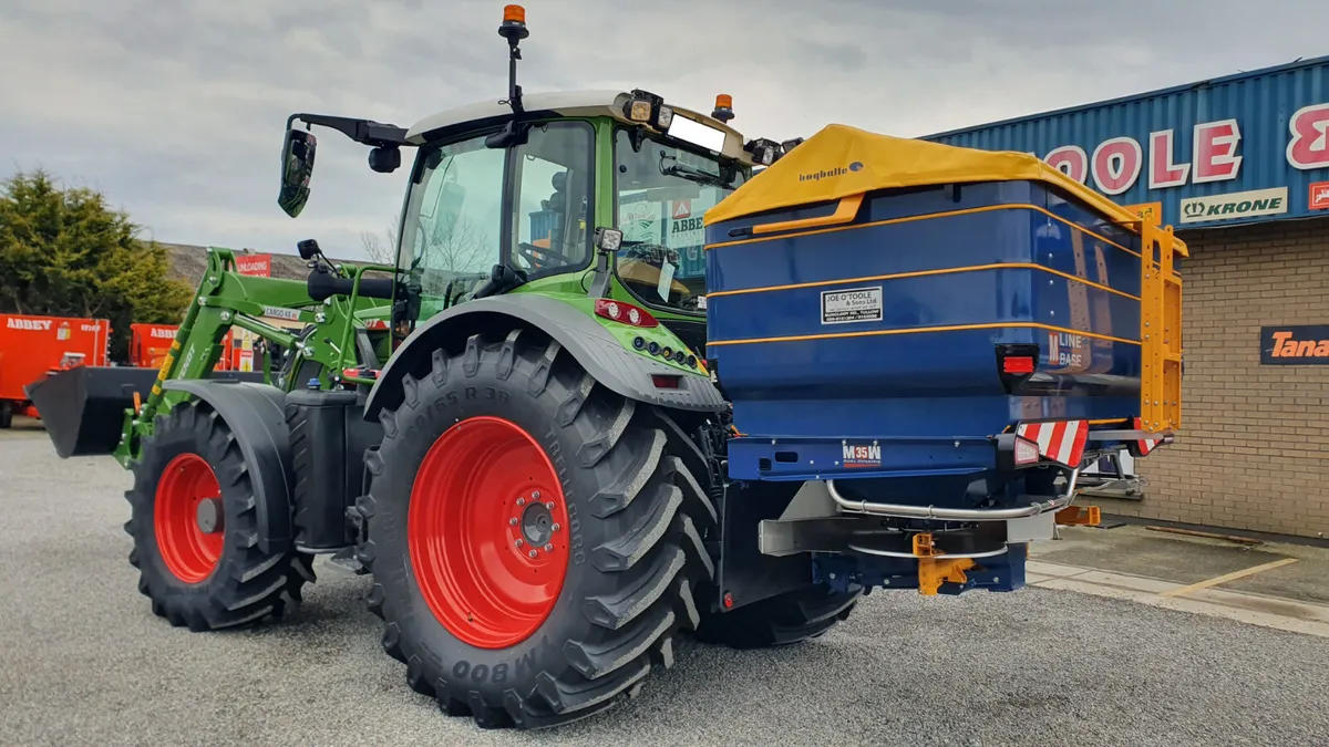 New M35W Bogballe 2.7 Tonne Fertilizer Spreader - Image 1