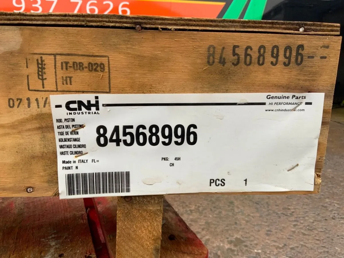 NEW HOLLAND WE150 CHROME ROD.......84568996. - Image 2