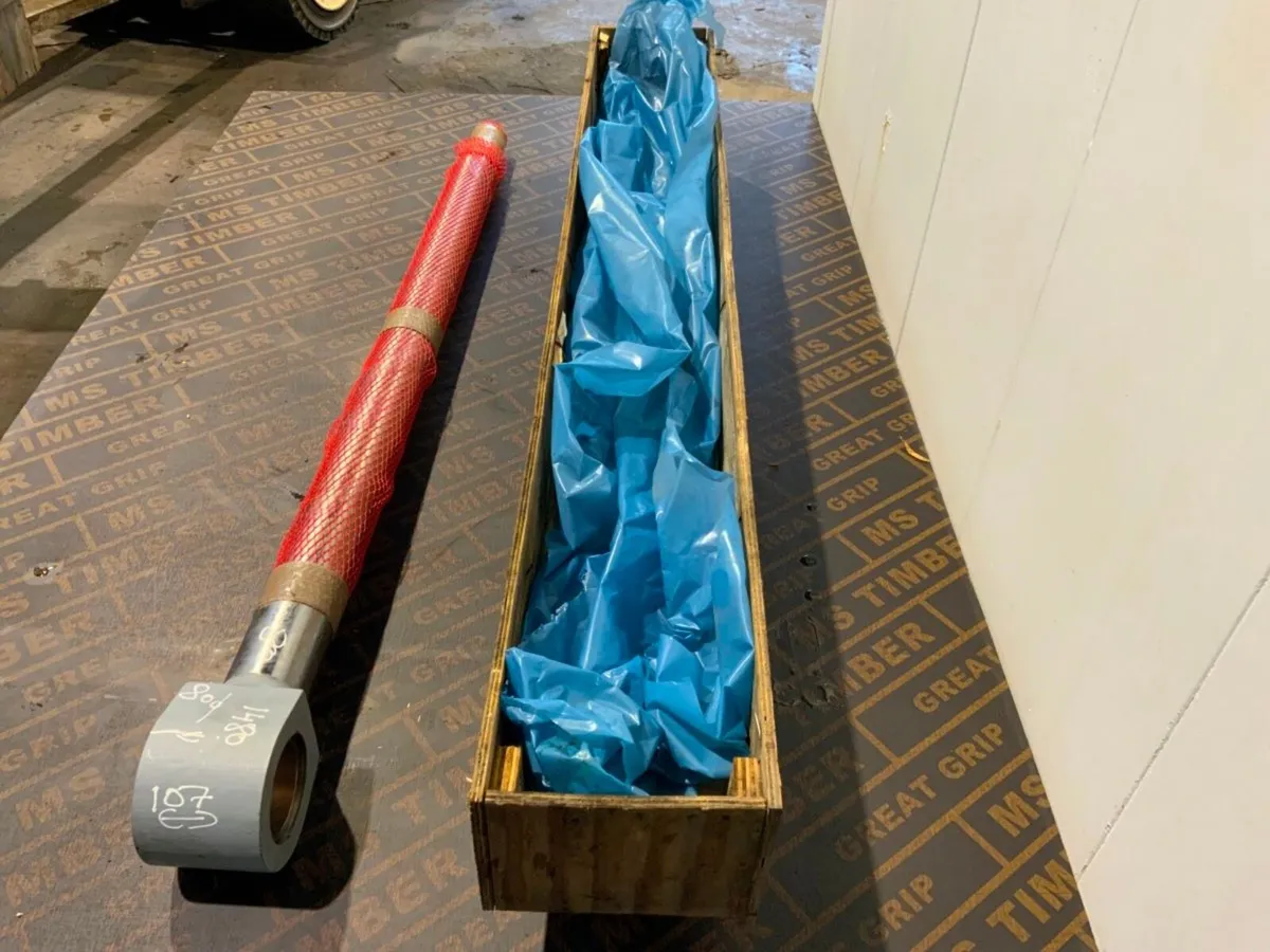 UNUSED NEW HOLLAND CHROME ROD.....87349053 - Image 3