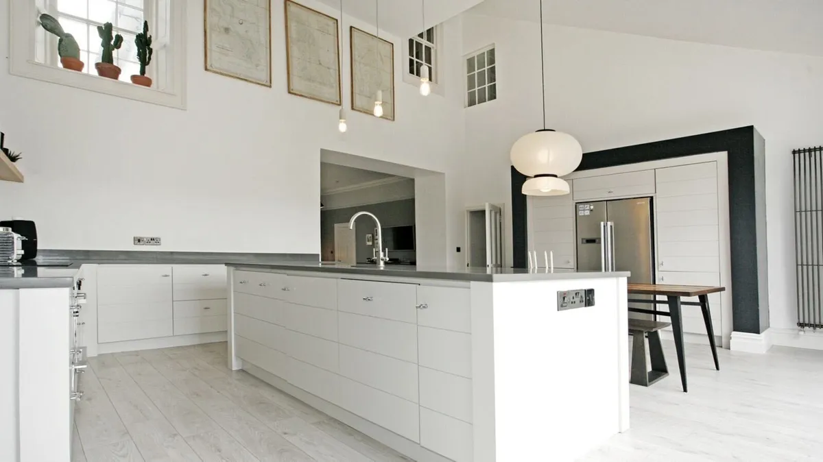 Neptune Limehouse Kitchen - Large - Image 1