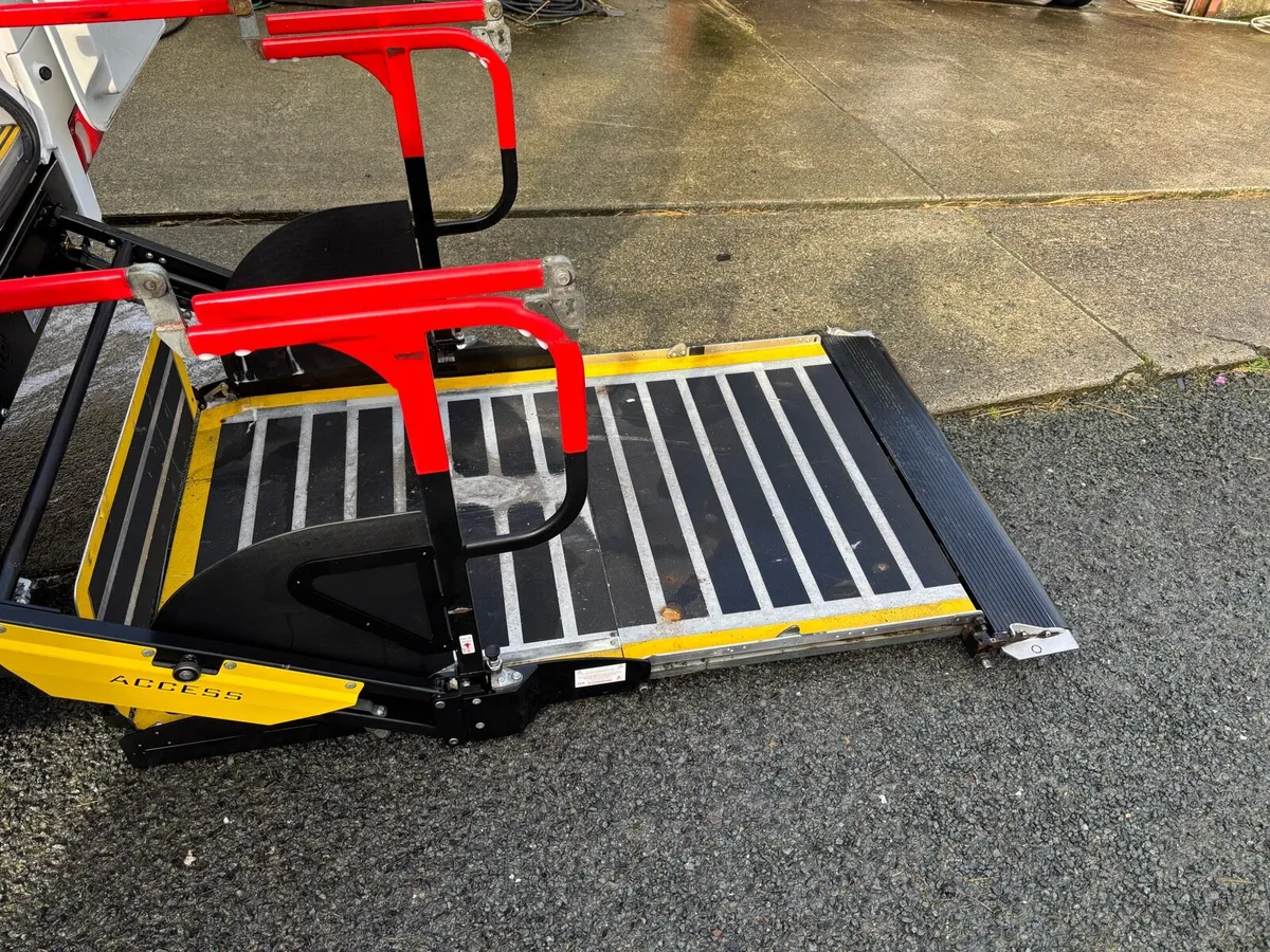 ** Access PLS Wheelchair Lift 12v ** - Image 3