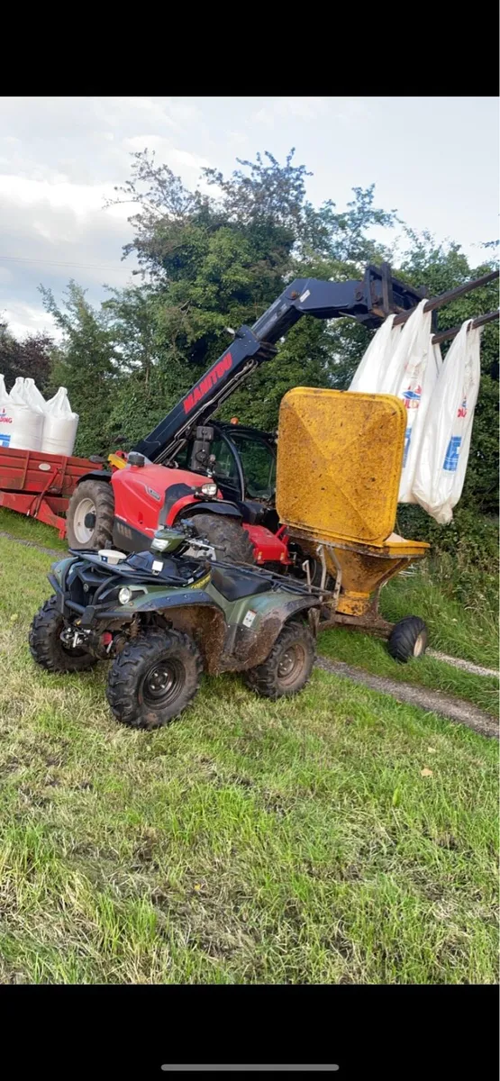 Fertilizer spreading - Image 2