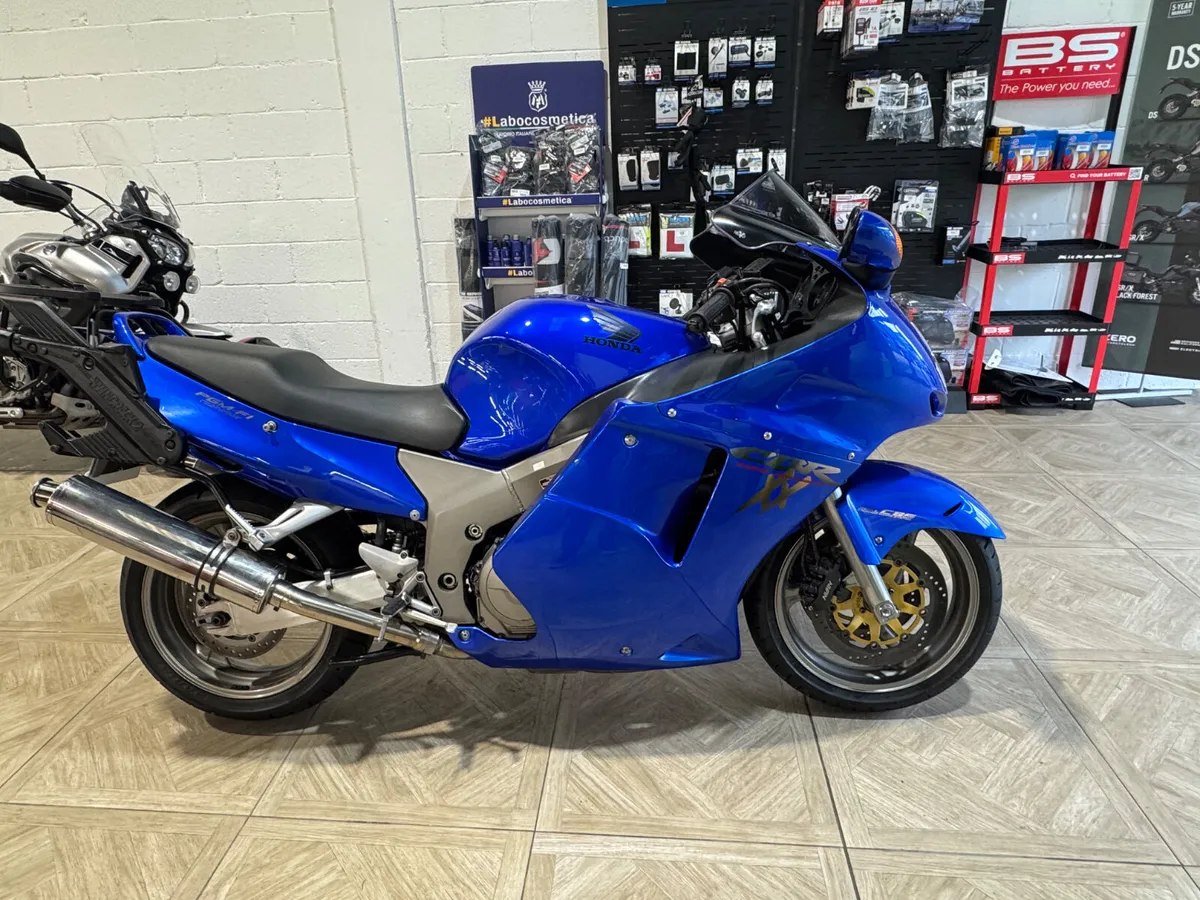 Honda Blackbird CBR1100XX - Image 1