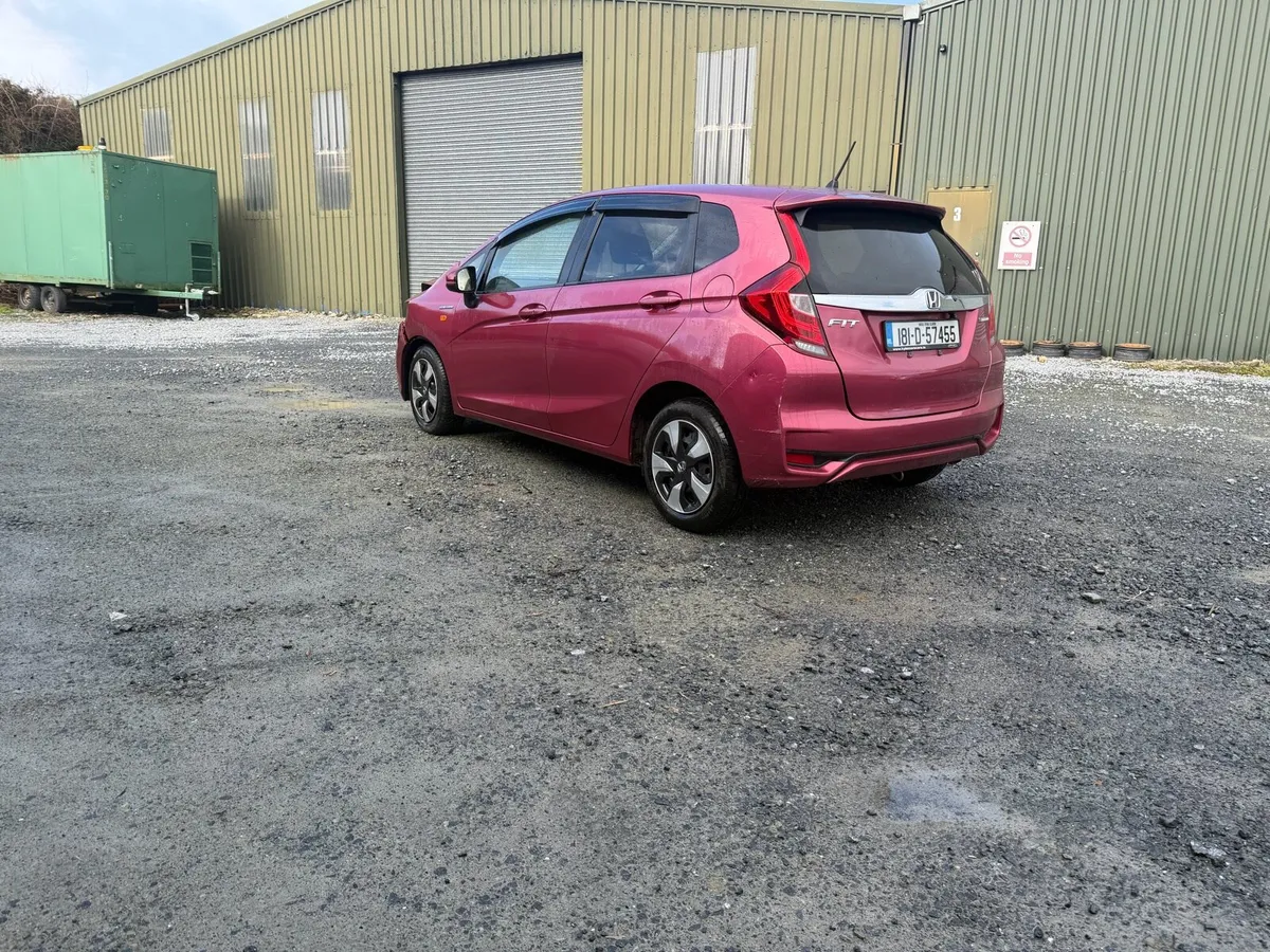 2018 Honda fit. petrol automatic - Image 3