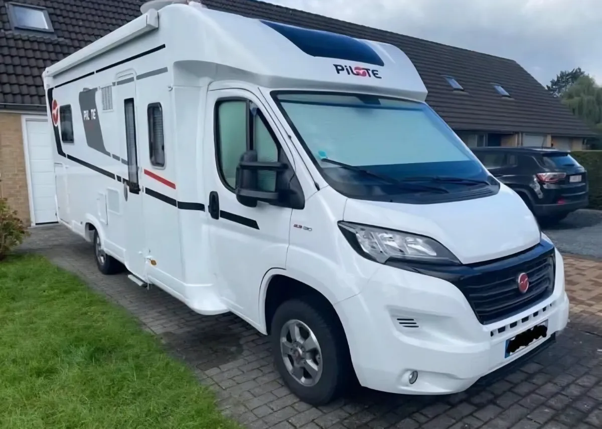 2019 PILOTE P726 ISLAND BED ONLY 37K KMS 👀 - Image 2