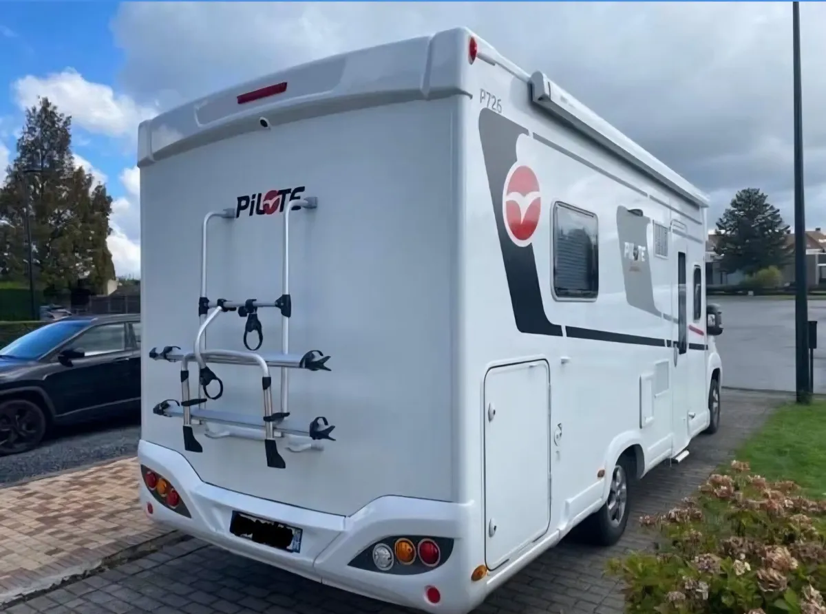 2019 PILOTE P726 ISLAND BED ONLY 37K KMS 👀 - Image 3
