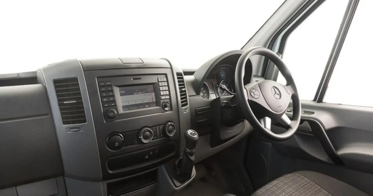 Mercedes Sprinter 516 cdi Twin wheel lwb - Image 2