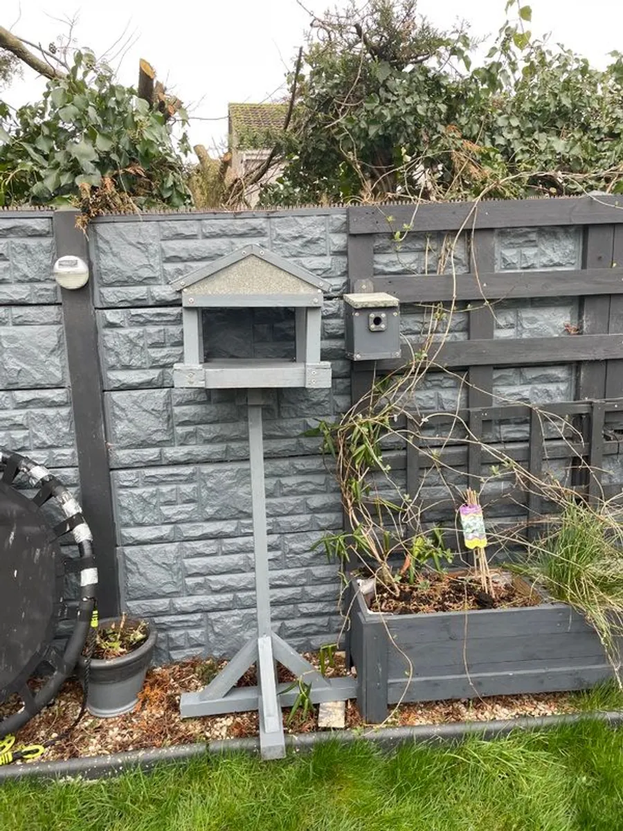 Bird table and bird box - Image 1
