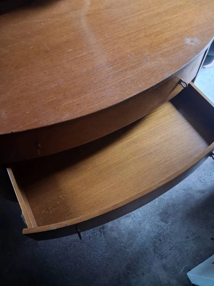 Chest of drawers. - Image 2