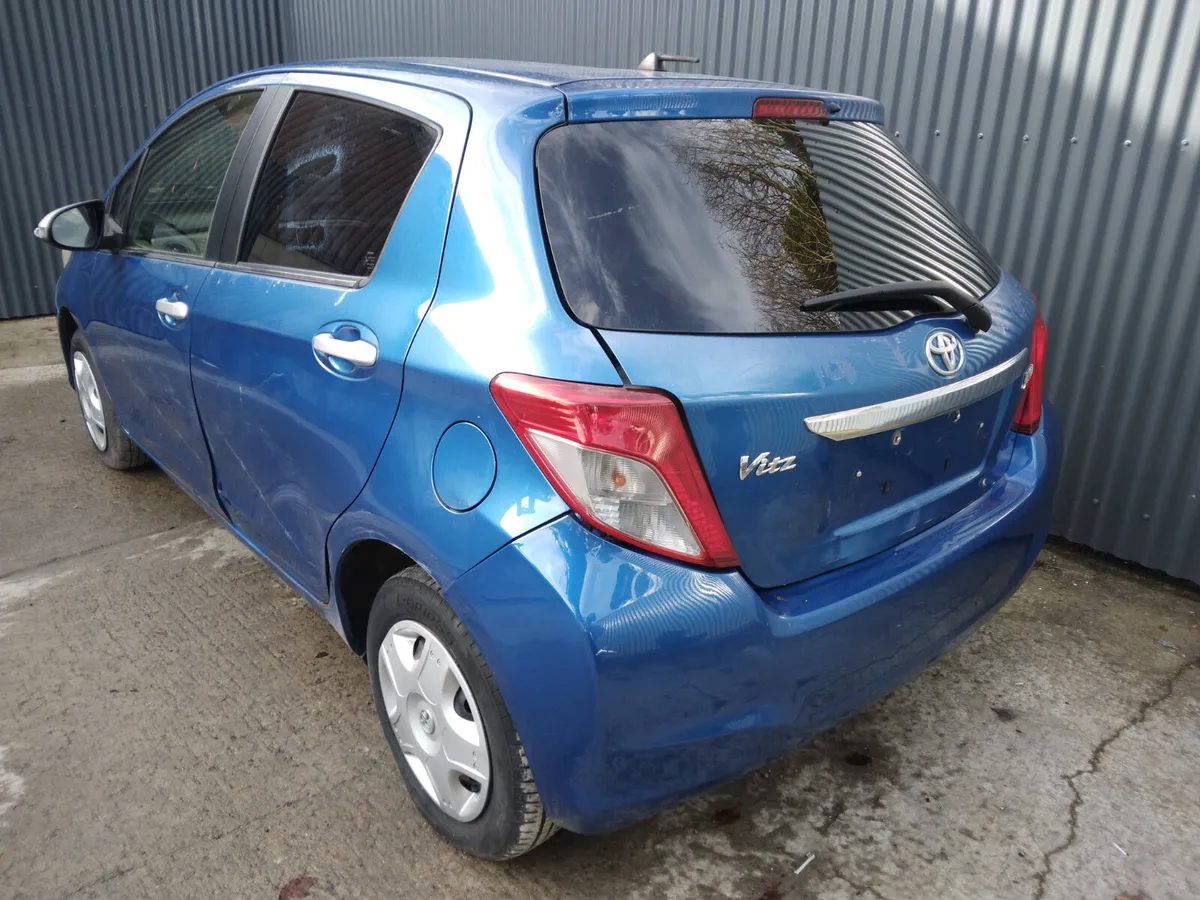 2013 TOYOTA VITZ For Breaking/Dismantling - Image 3